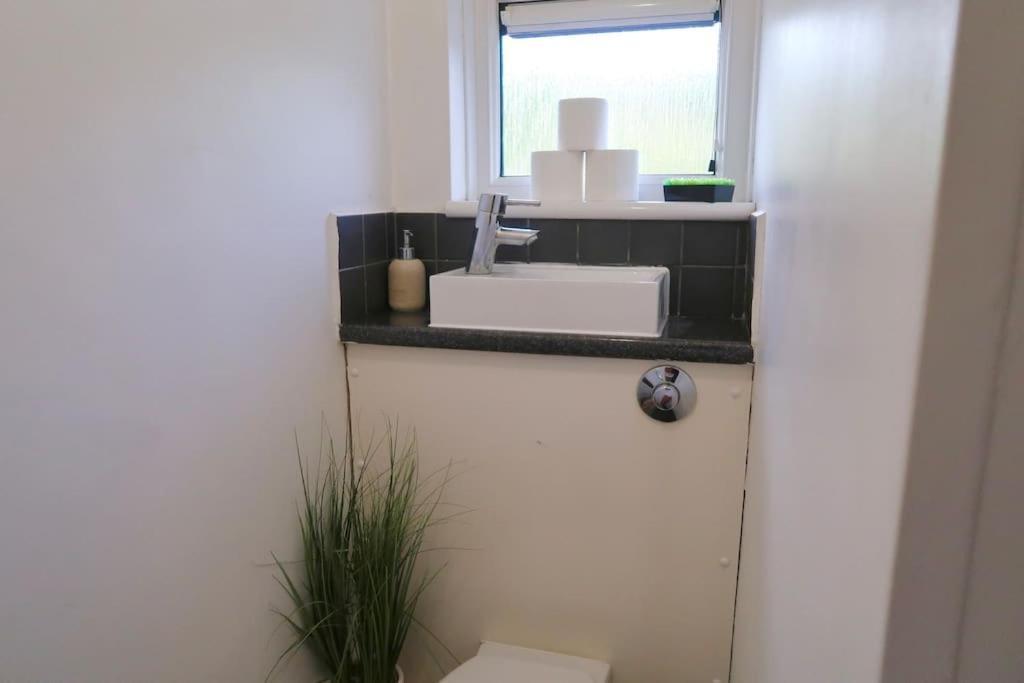 Chic 4-bed In Trendy Clerkenwell W Balcony And Walking Distance To Tube * London