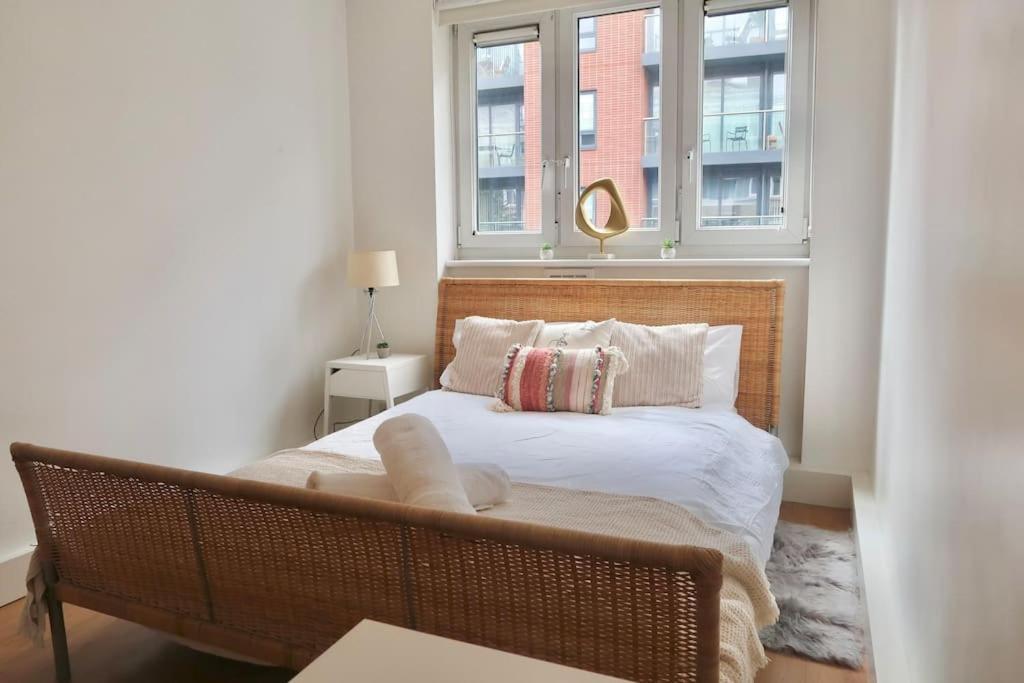 Chic 4-bed In Trendy Clerkenwell W Balcony And Walking Distance To Tube * London