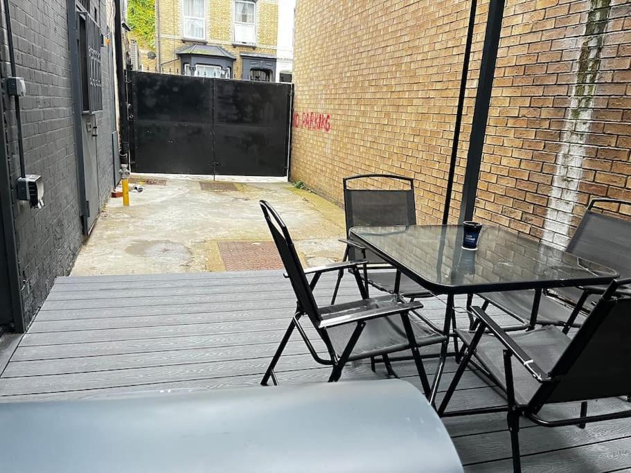 Appartement House With Garden Stoke Newington