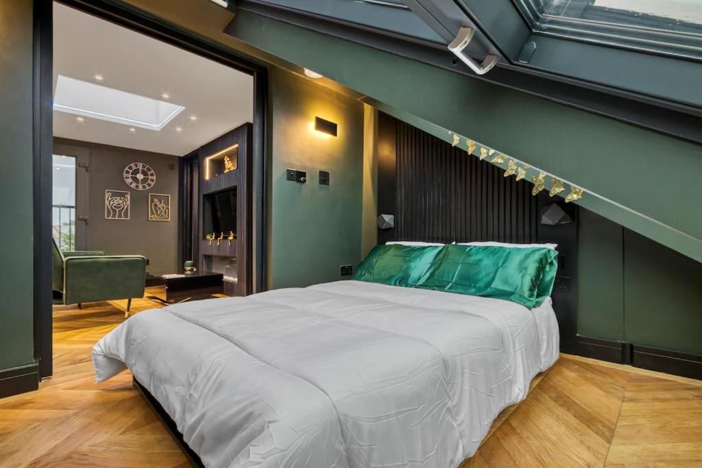 Verdant Luxe *