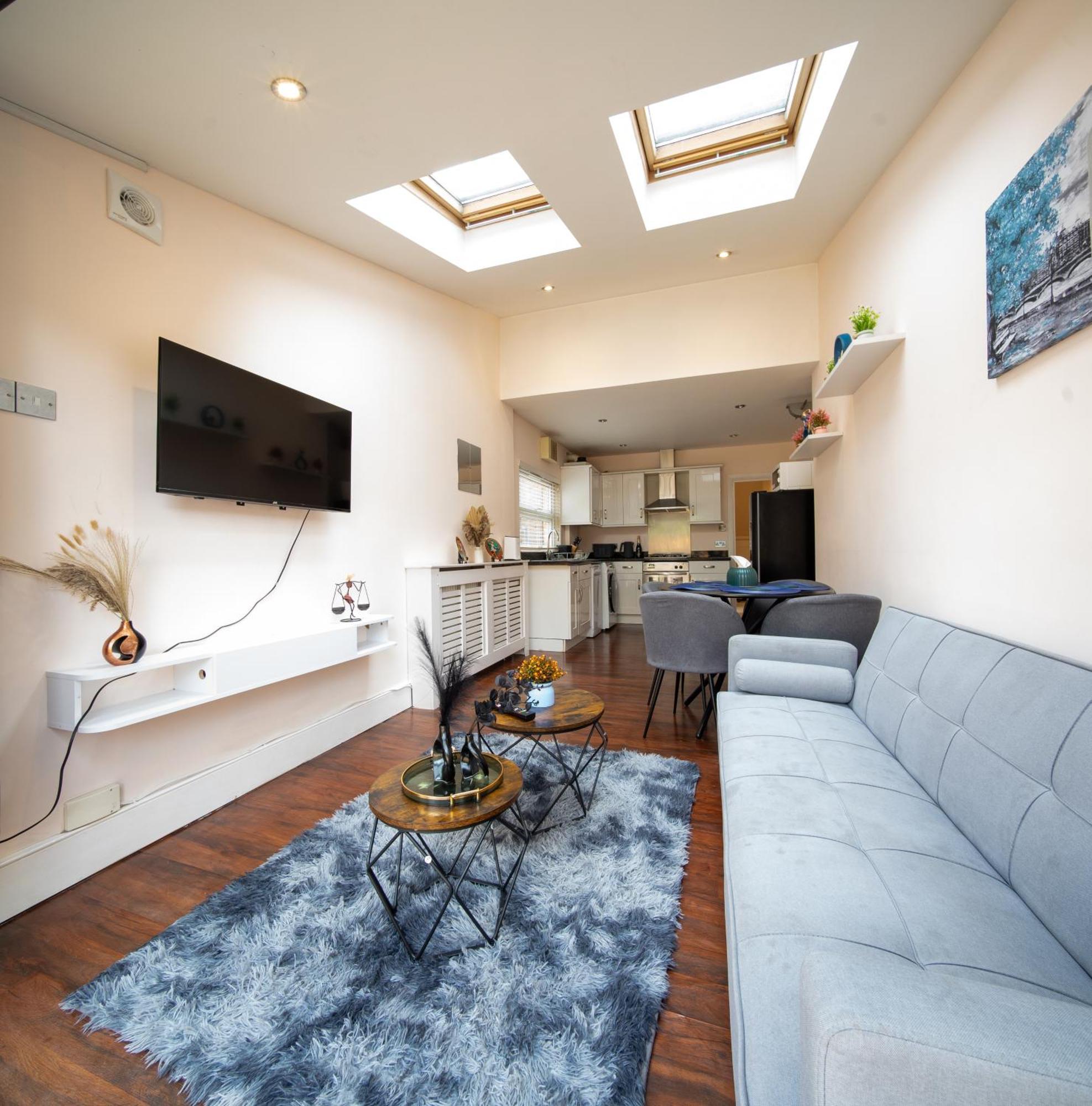 Beautiful 2 Bedroom With Private Garden In Wimbledon - Minutes From Apartment London