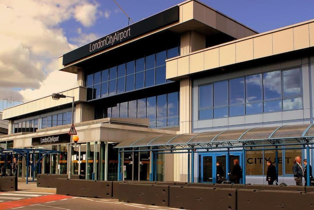 Apartment Full Close To Excel Centre, Airport , O2 Arena London