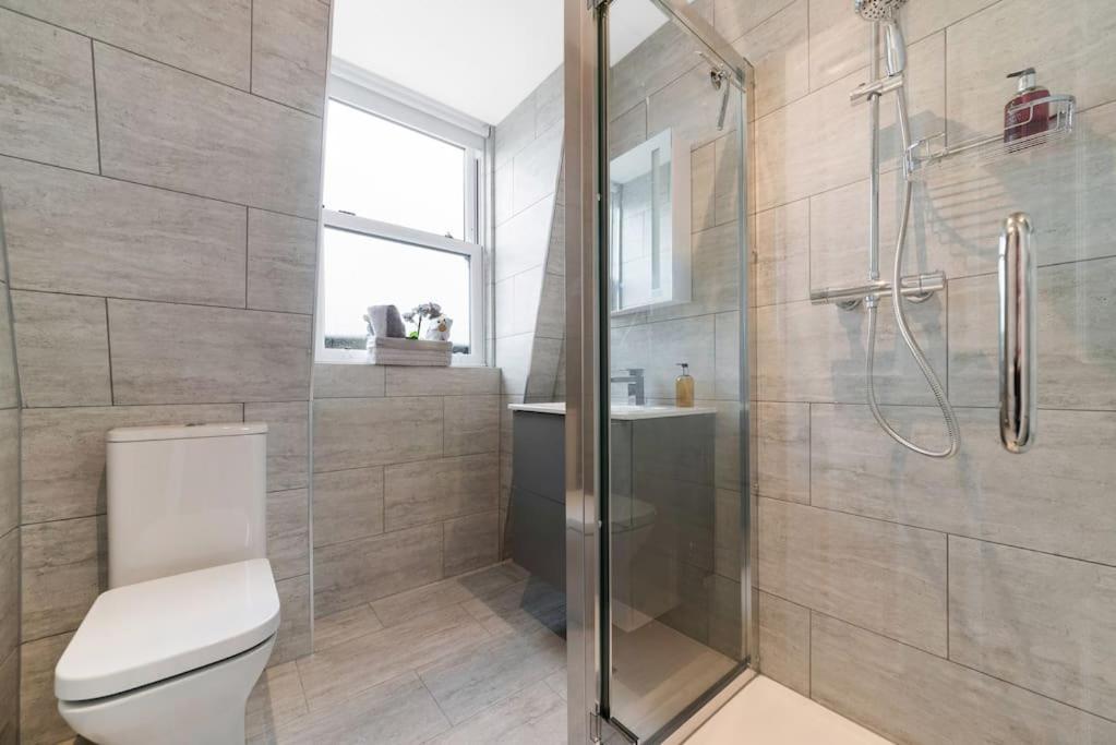 Stunning Double Within A Loft Space Londres