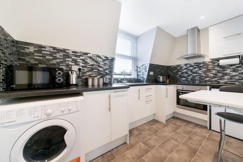 Stunning Double Within A Loft Space Londres