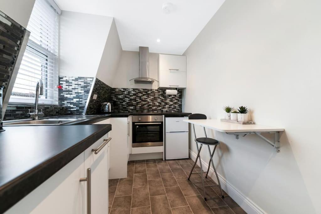 Stunning Double Within A Loft Space * Londres