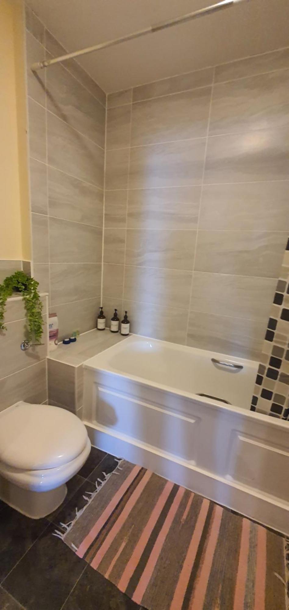 Double Room&private Bath Near The Square Mile Homestay