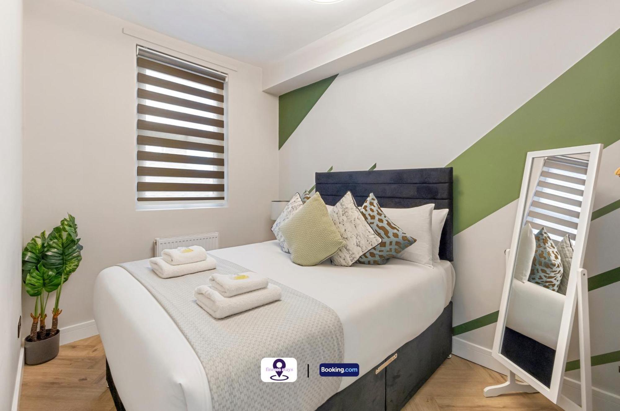 Apartamento Last-minute Secure ! Limited Time L Exclusive On 2 Bedroom, High Spec Luxury Flat By Finesse Short Lets & Serviced With Free Wifi