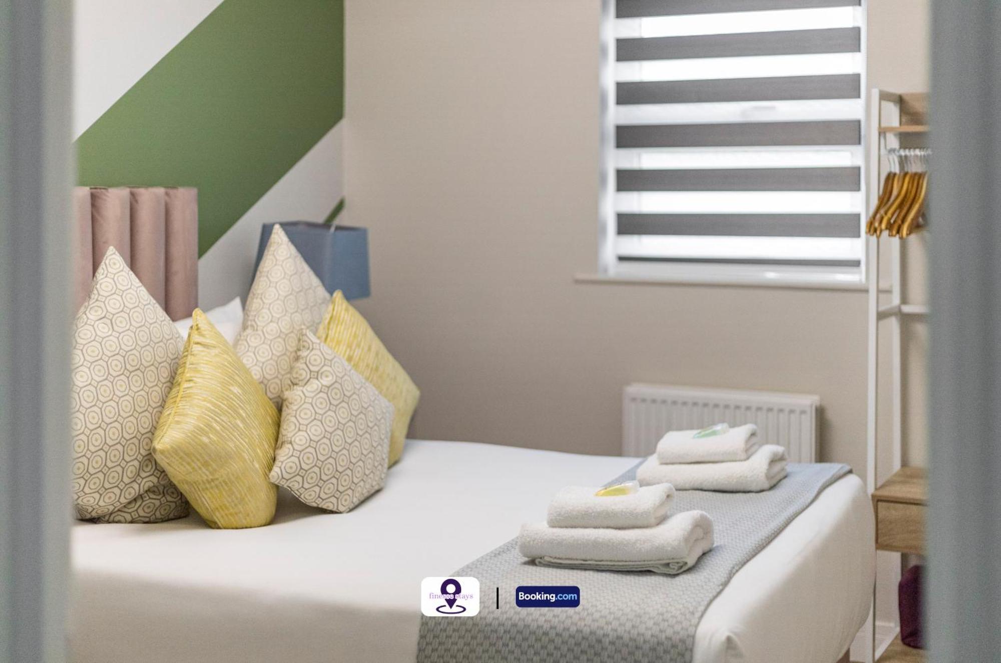 Apartamento Last-minute Secure ! Limited Time L Exclusive On 2 Bedroom, High Spec Luxury Flat By Finesse Short Lets & Serviced With Free Wifi