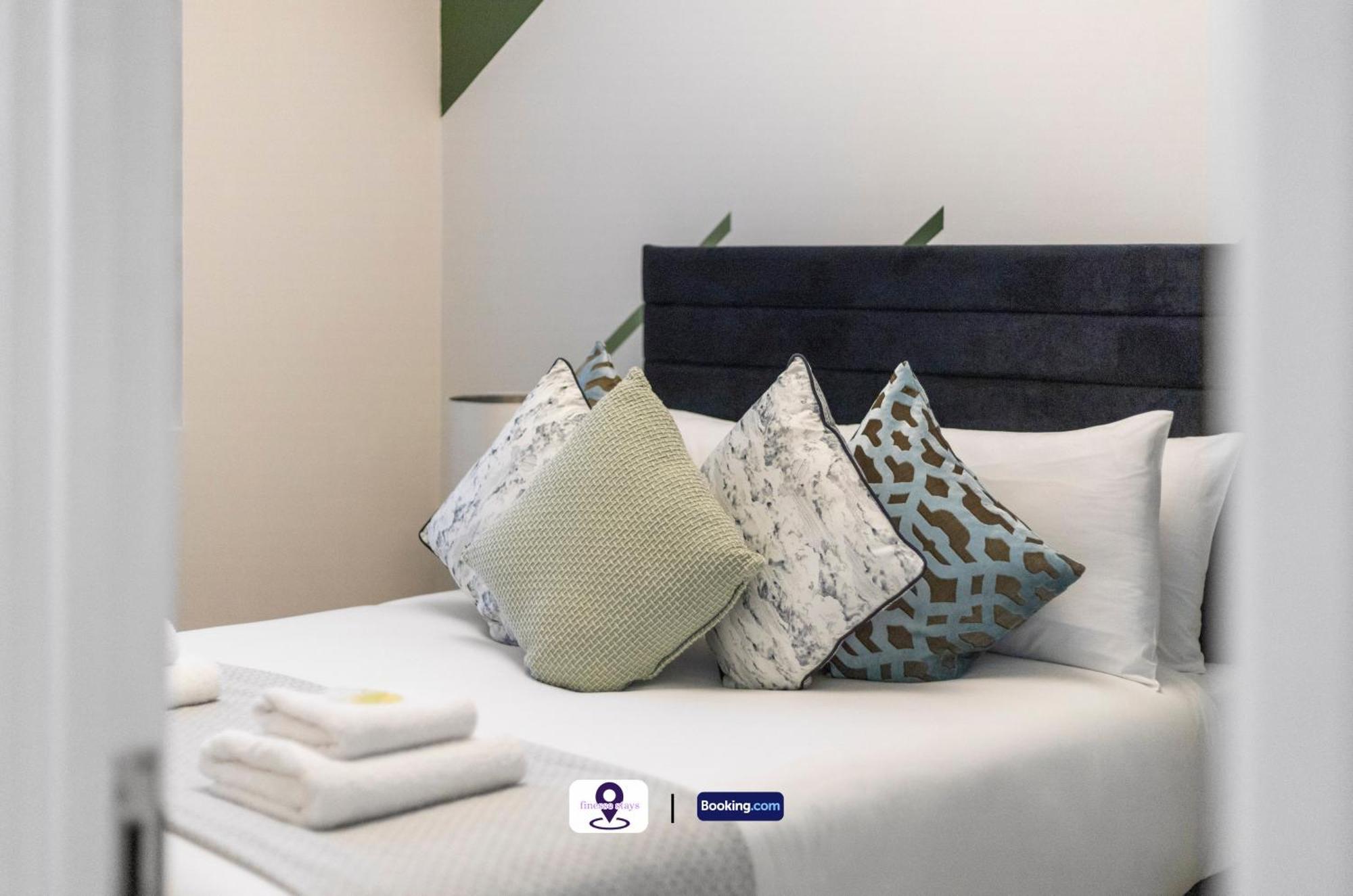 Apartamento Last-minute Secure ! Limited Time L Exclusive On 2 Bedroom, High Spec Luxury Flat By Finesse Short Lets & Serviced With Free Wifi