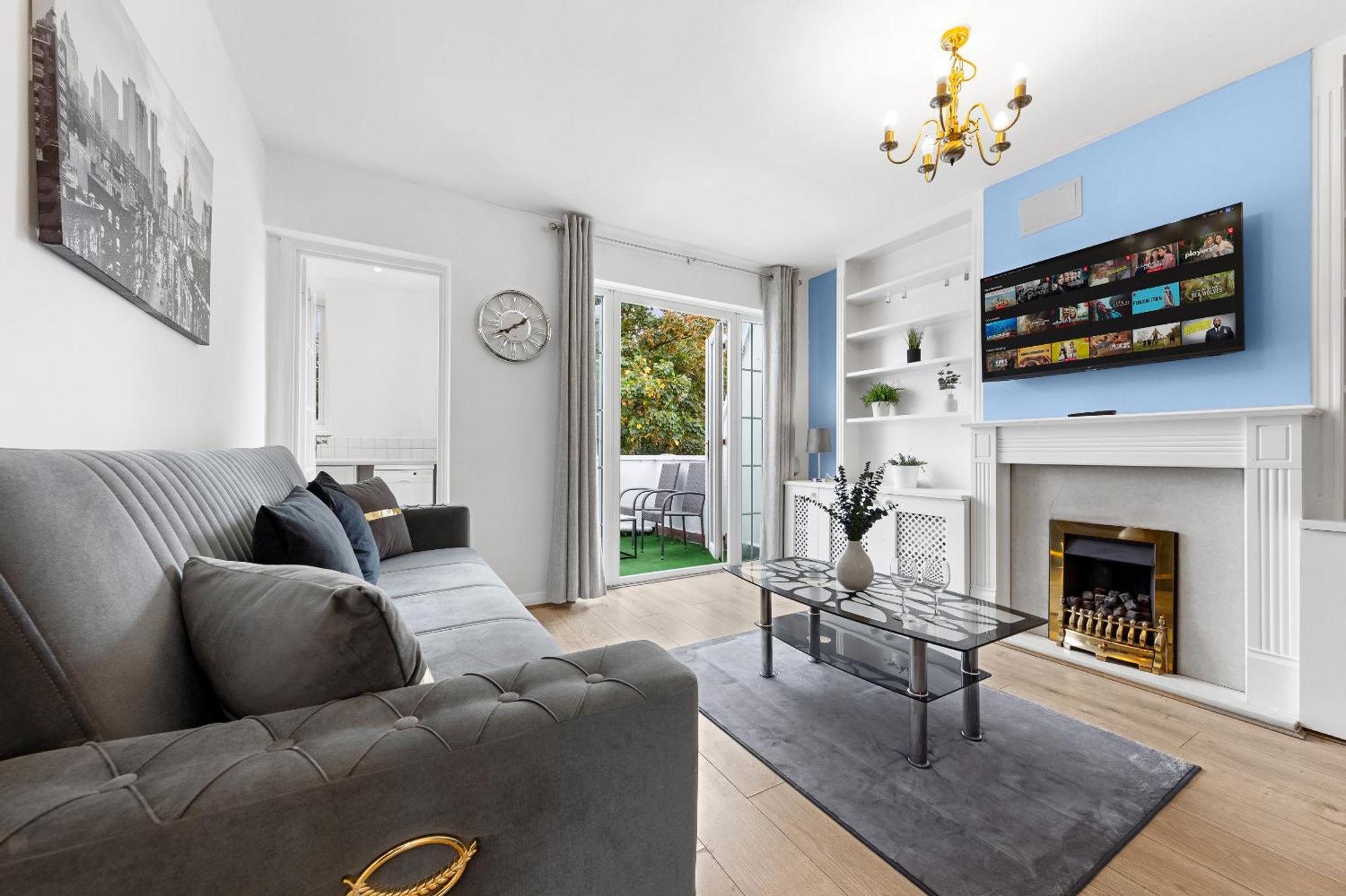 Appartement Newly Renovated Kensington 2 Bedroom With Balcony Near Harrods Sleeps 6, 2 Min Walk From Station *
