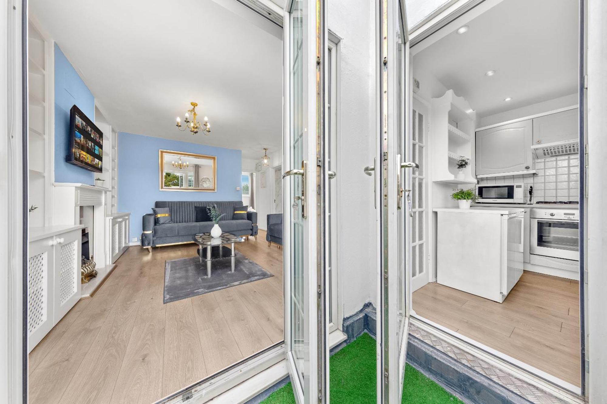 Appartement Newly Renovated Kensington 2 Bedroom With Balcony Near Harrods Sleeps 6, 2 Min Walk From Station Londres