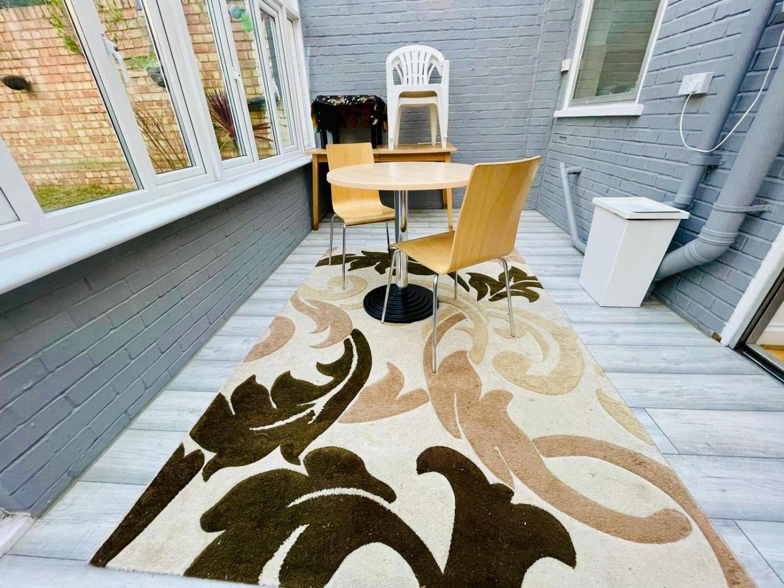 Entire Place,1 Bed Flat, Ground Floor, Garden Appartement *