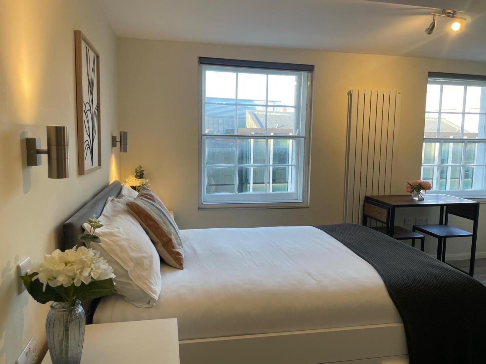 Gasthuis Grays Road - 6 *