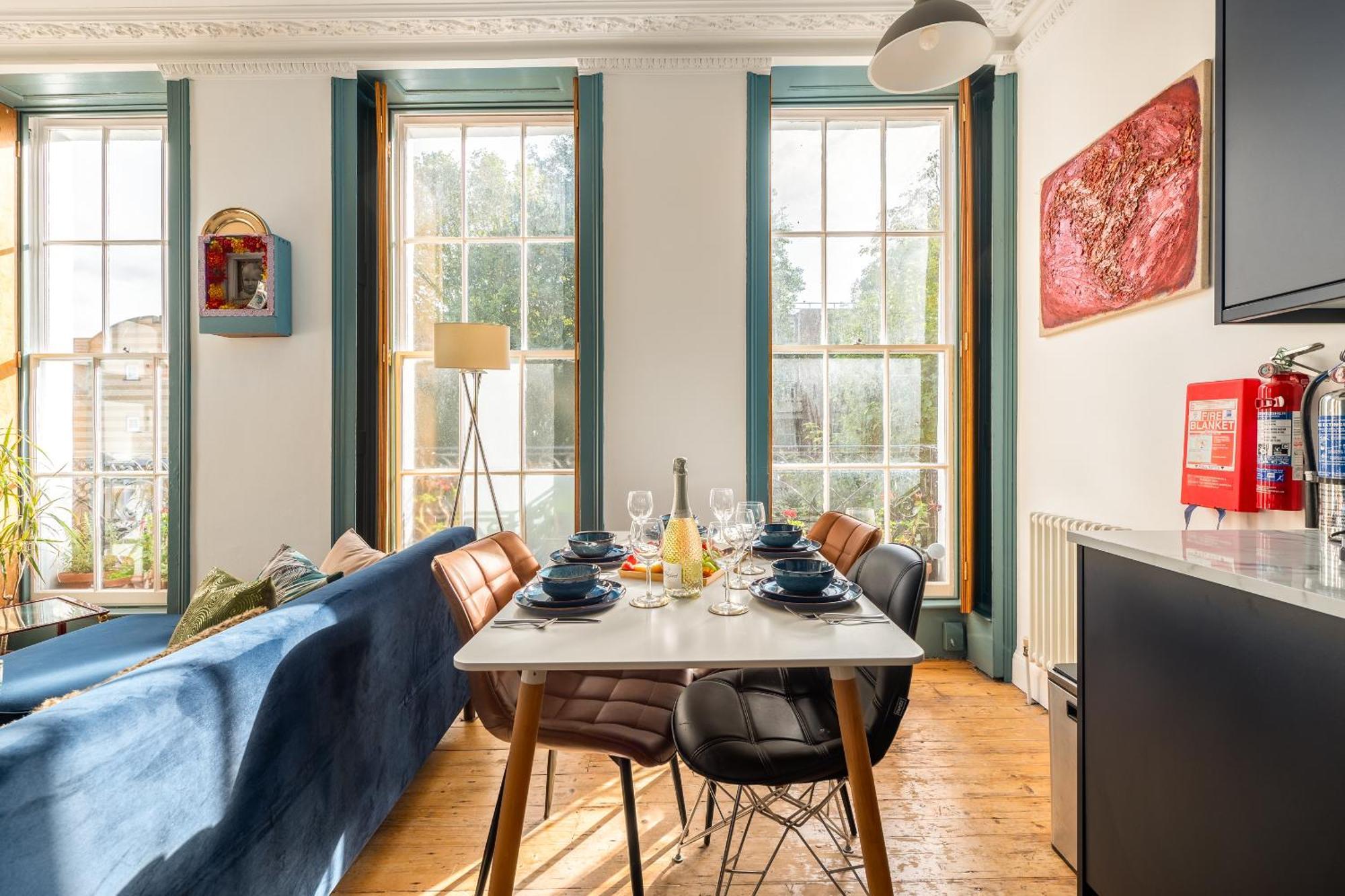 1 Bedroom Chic Flat By Hostarahomes, Sleeps Up To 4, Full Apartment, Location Apartamento