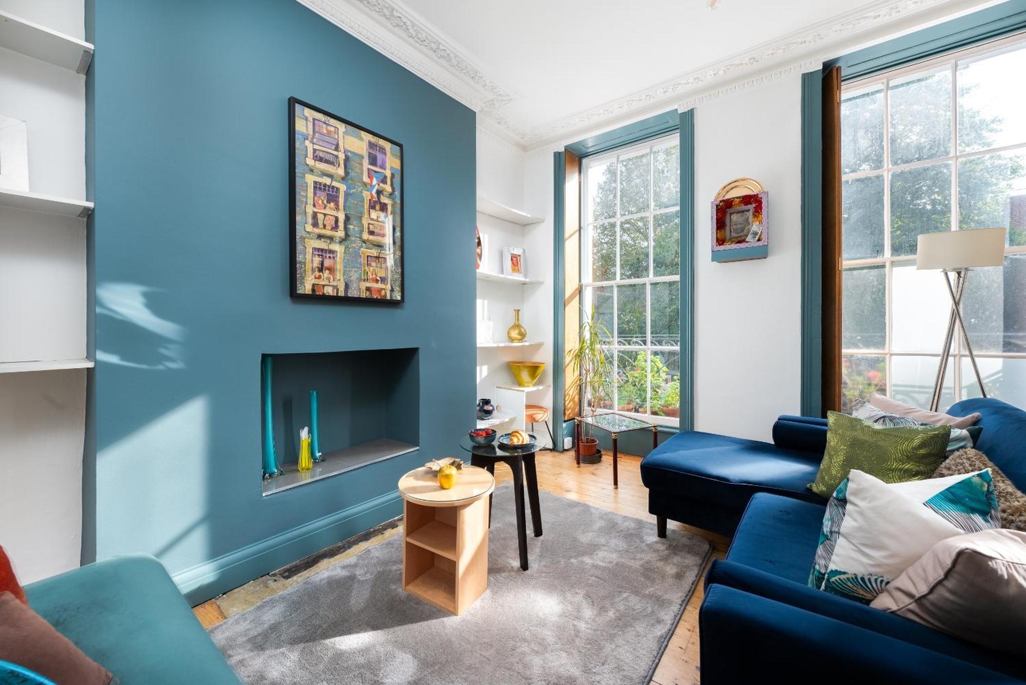 Apartamento 1 Bedroom Chic Flat By Hostarahomes, Sleeps Up To 4, Full Apartment, Location