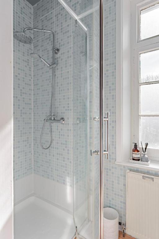 Cosy , Haven And Spacious Apartment London