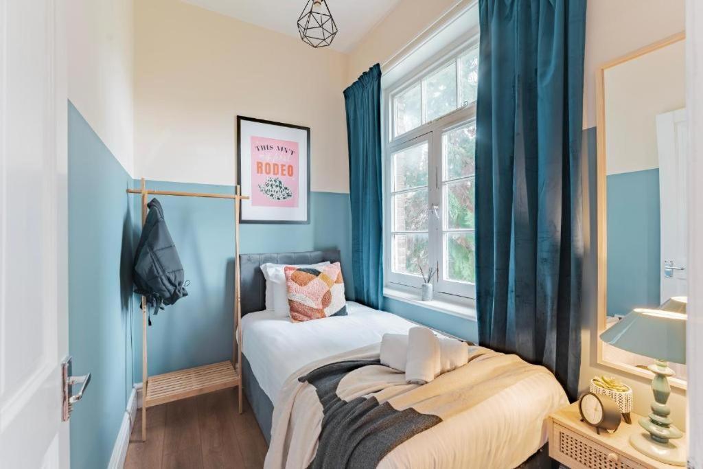 Cosy , Haven And Spacious London