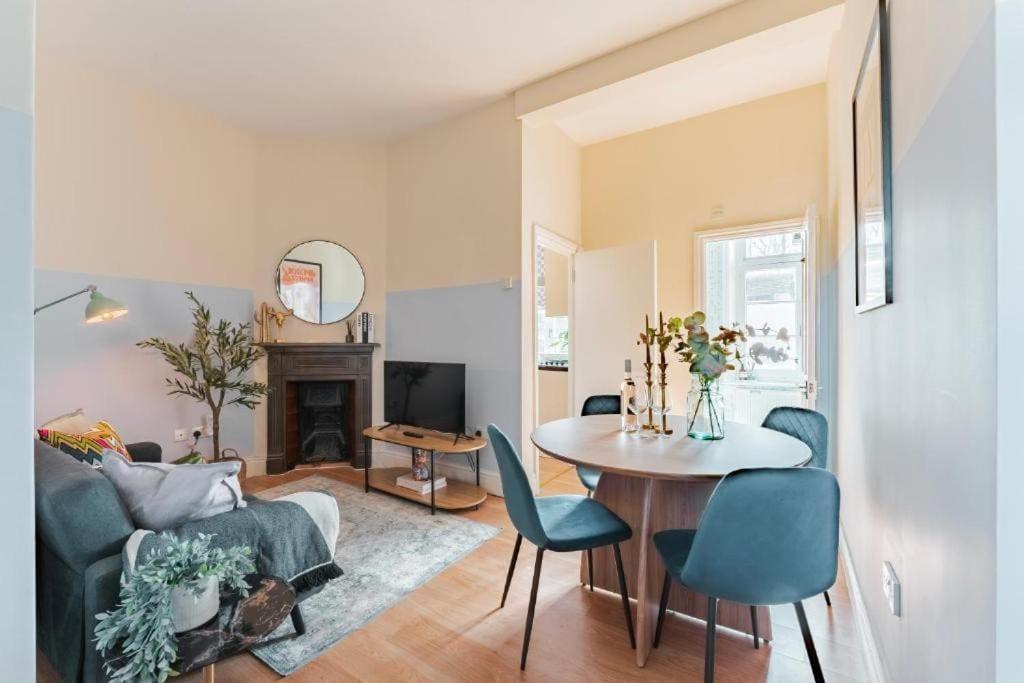 Apartment Cosy , Haven And Spacious *