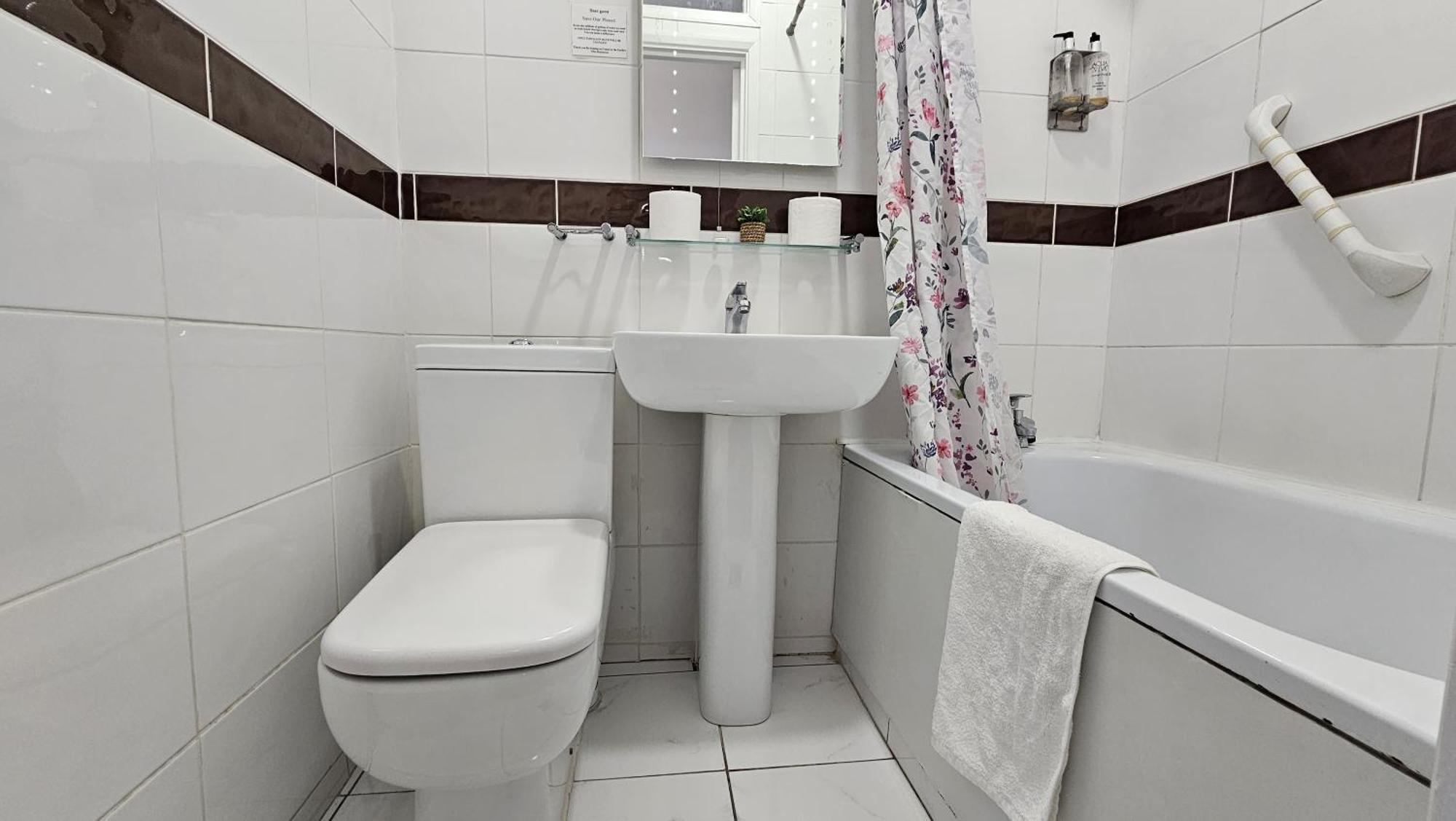 Newly Renovated & Ensuite Rooms! - Camberwell Apartamento *