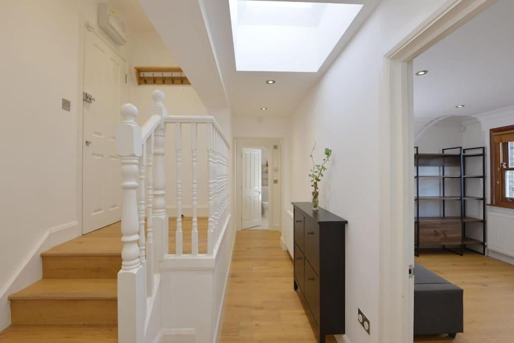 Cosy Flat Of 2 Bed And 2 Toilet Apartamento Londres