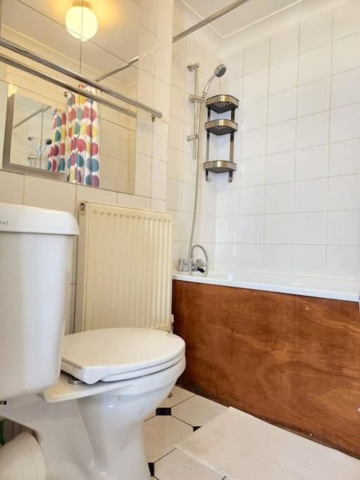 St 1 - Newly Refurbished Flat - Close To Tube 1-2 Mins * Londres