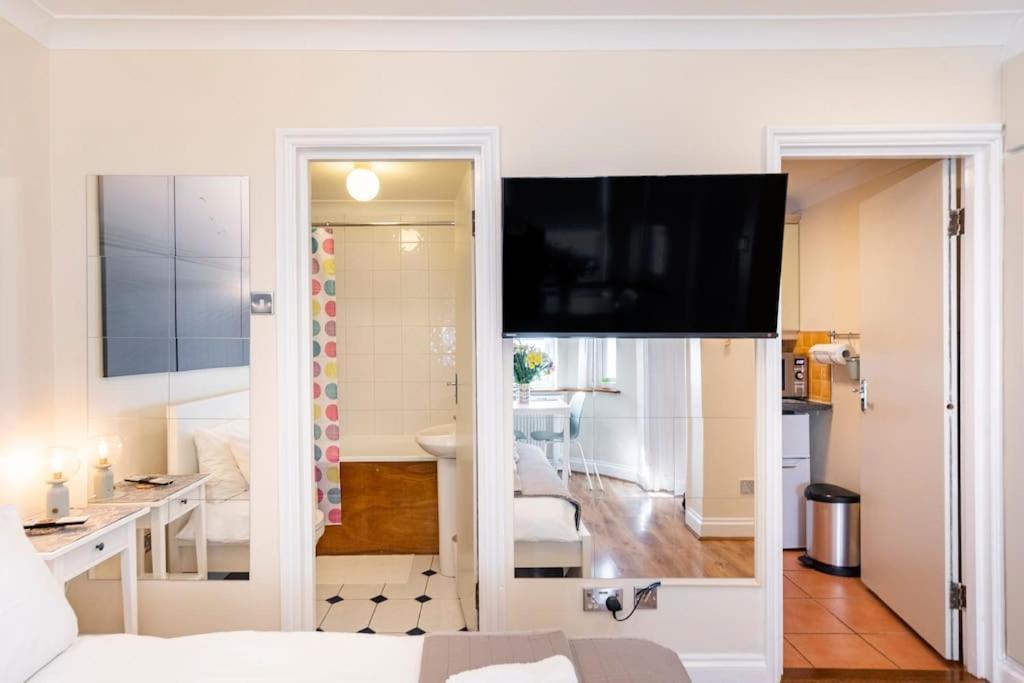 St 1 - Newly Refurbished Flat - Close To Tube 1-2 Mins Appartement