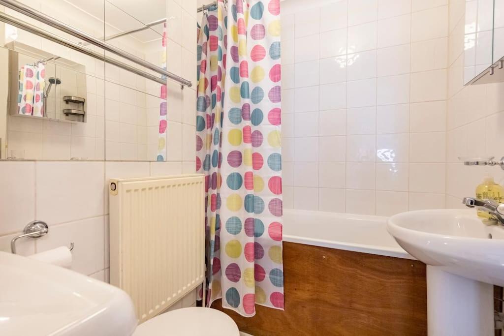 Appartement St 1 - Newly Refurbished Flat - Close To Tube 1-2 Mins *
