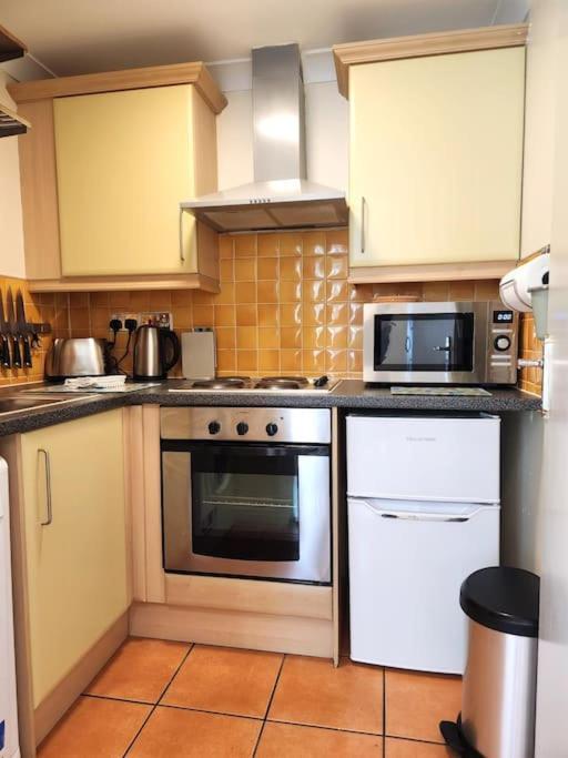 Appartement St 1 - Newly Refurbished Flat - Close To Tube 1-2 Mins Londres
