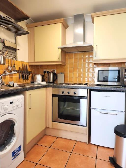 St 1 - Newly Refurbished Flat - Close To Tube 1-2 Mins * Londres