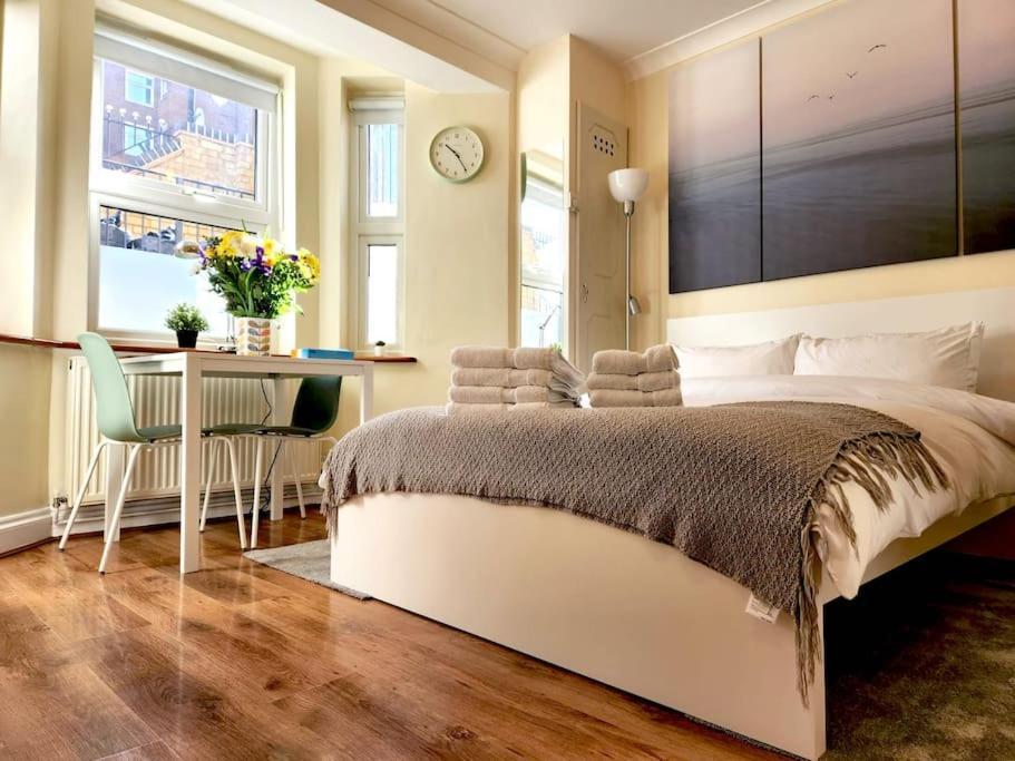 St 1 - Newly Refurbished Flat - Close To Tube 1-2 Mins Appartement