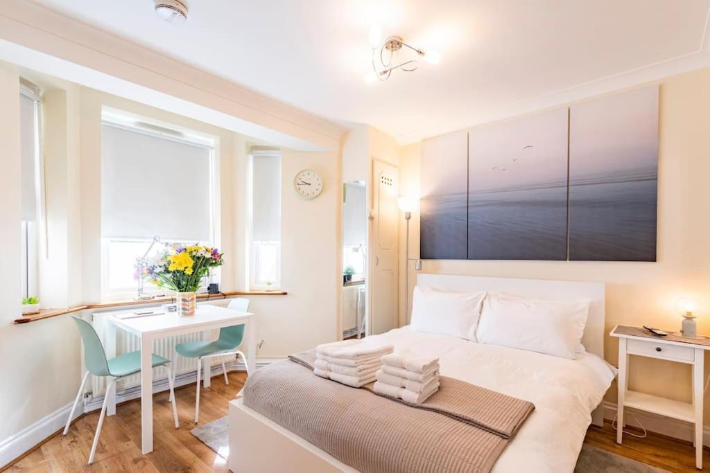 St 1 - Newly Refurbished Flat - Close To Tube 1-2 Mins Appartement Londres