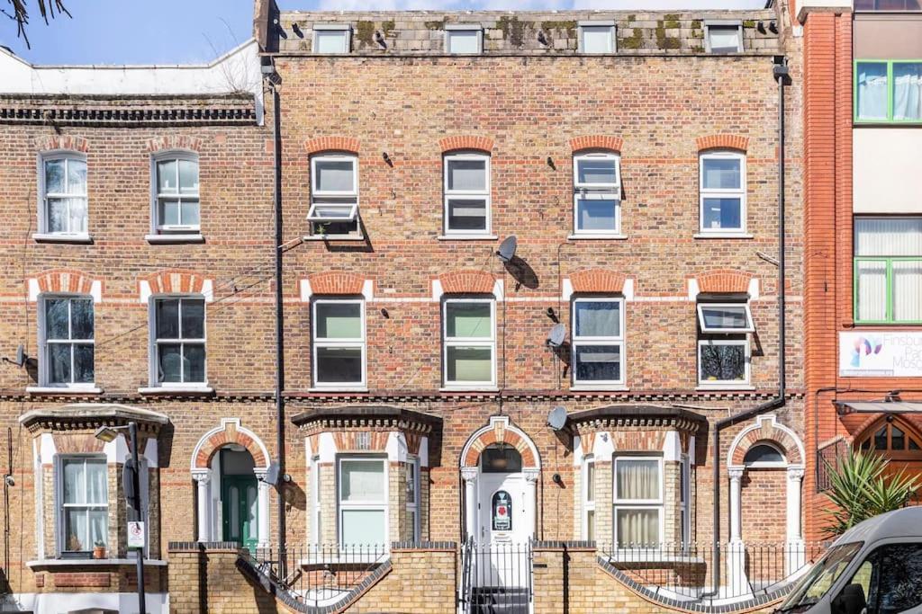 Appartement St 1 - Newly Refurbished Flat - Close To Tube 1-2 Mins Londres