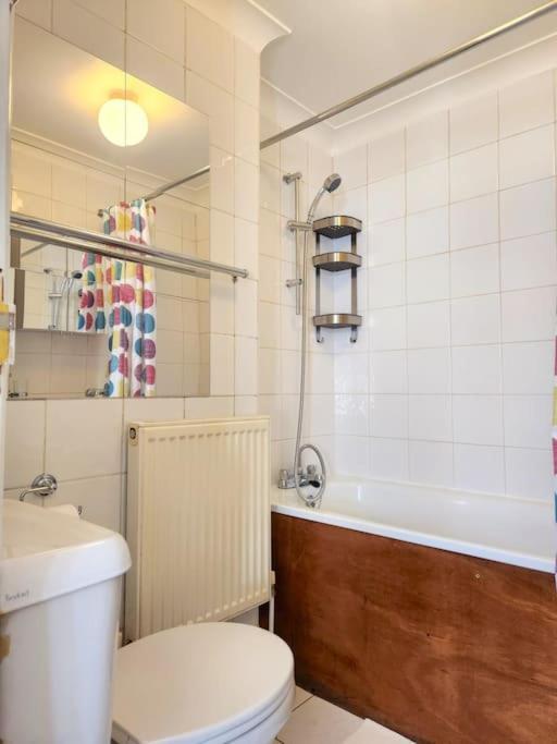 St 1 - Newly Refurbished Flat - Close To Tube 1-2 Mins * Londres