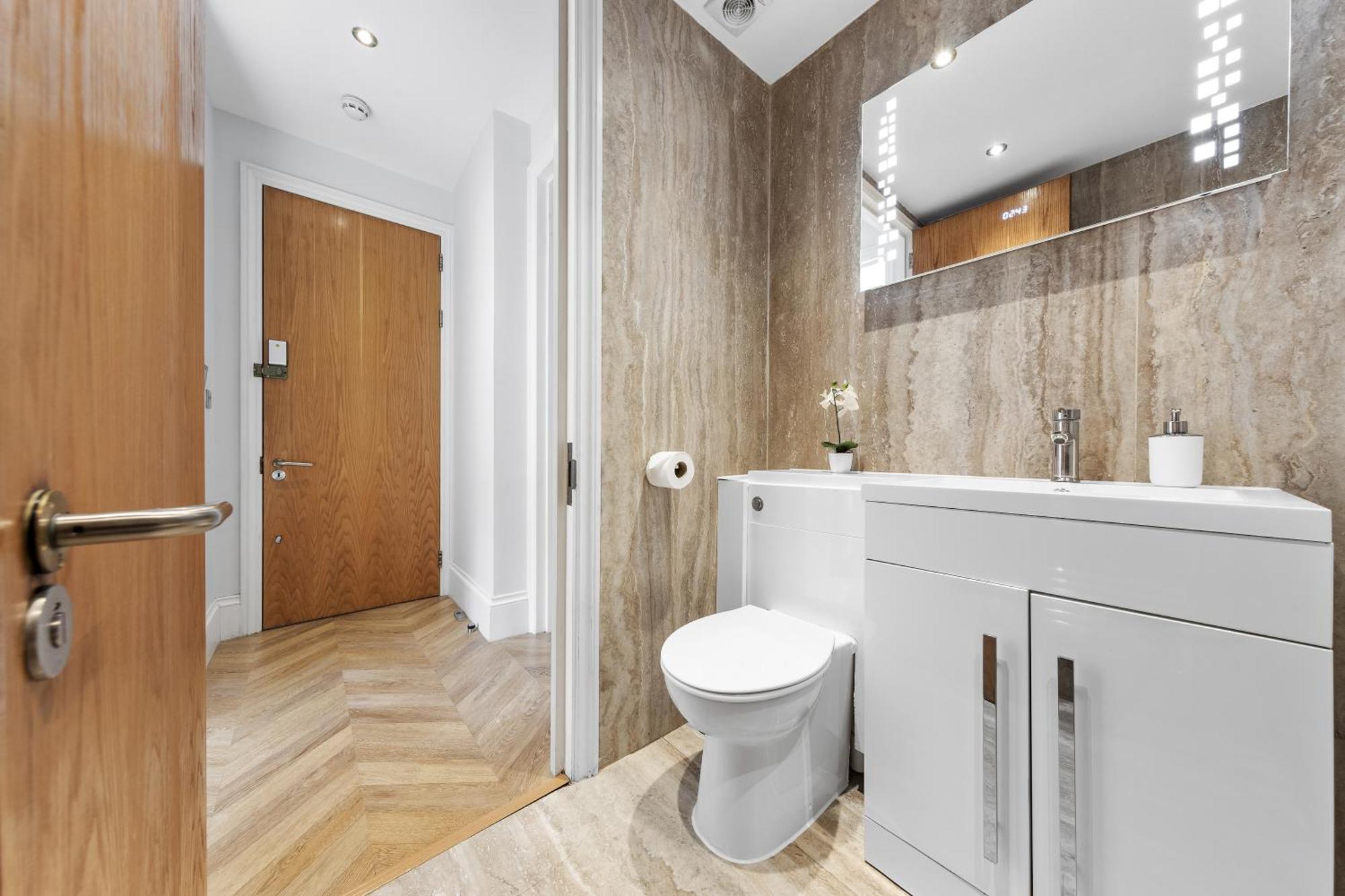 Stunning Hyde Park Apartment *