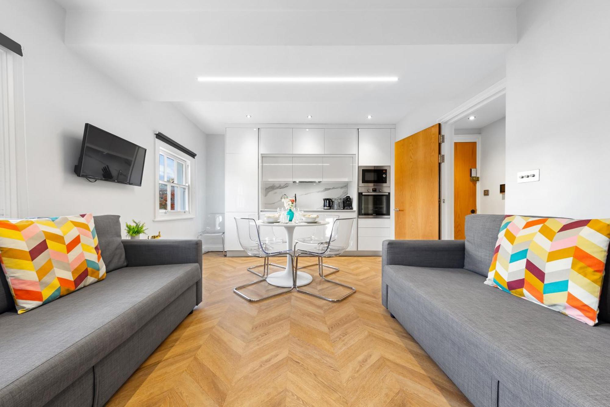 Stunning Hyde Park Apartment