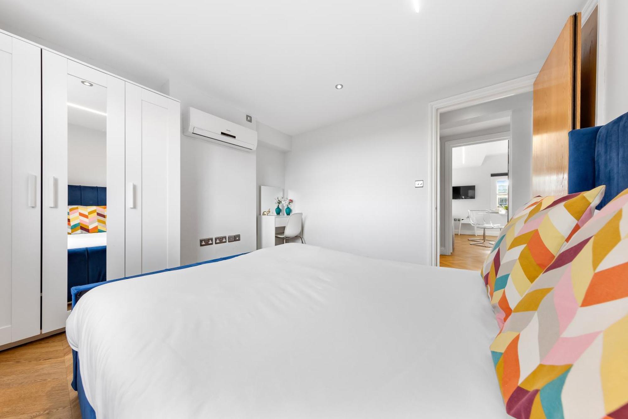 Stunning Hyde Park Apartment