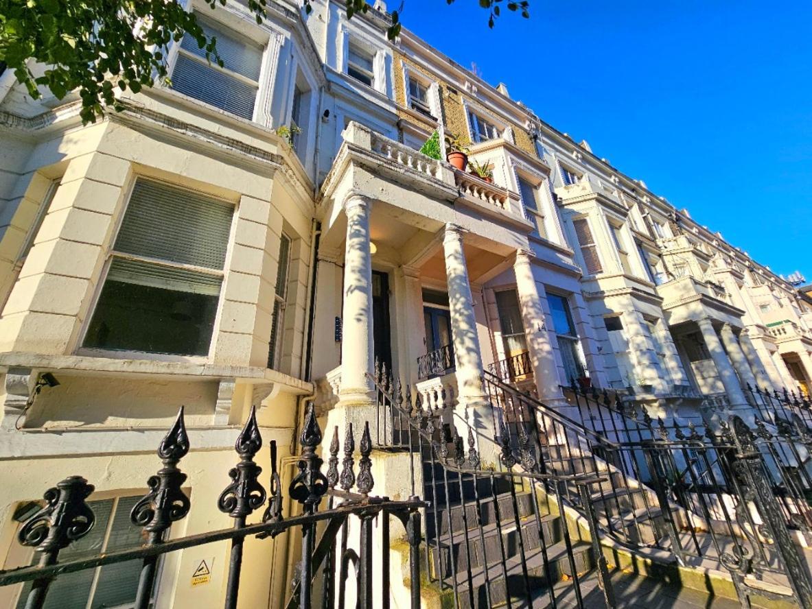 Spacious & Cosy 2 Bedroom 2 Sofa-beds With Private Entrance And Back Patio, 3 Min Walk To Earl's Court Station * Londres