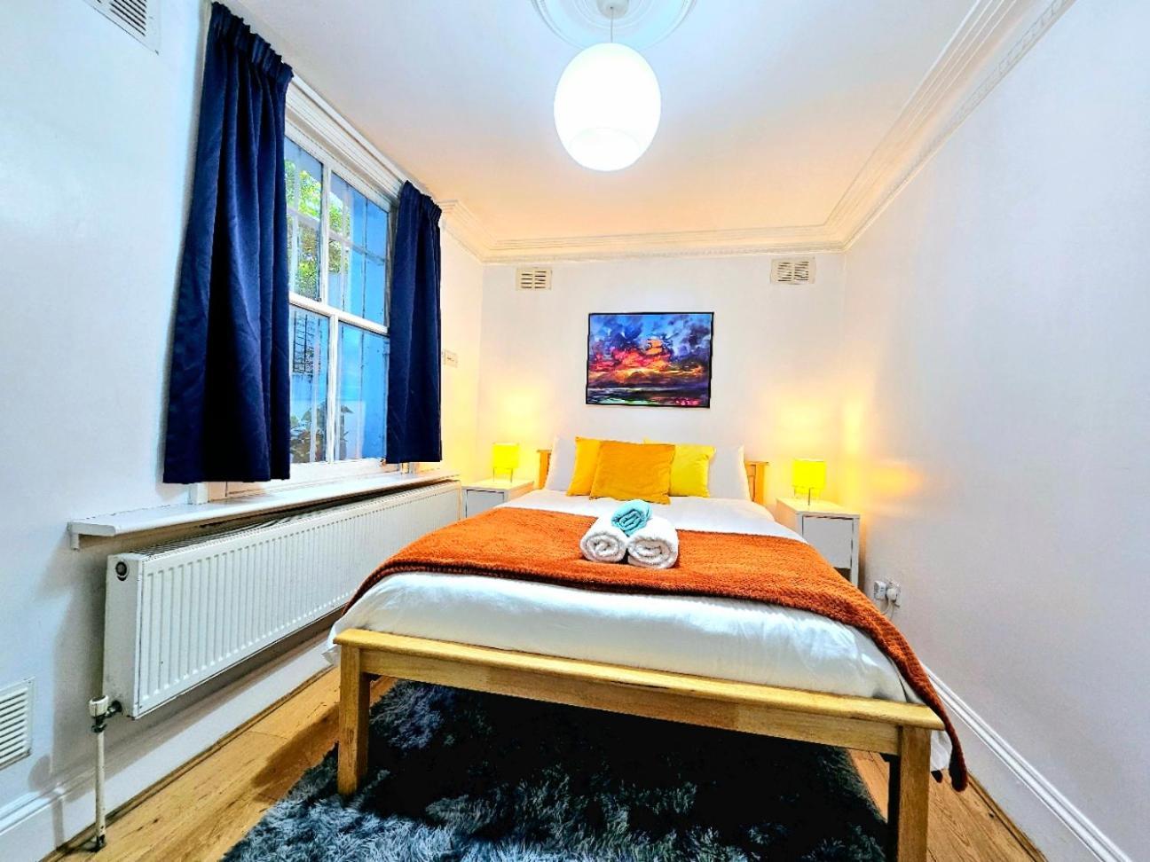 Spacious & Cosy 2 Bedroom 2 Sofa-beds With Private Entrance And Back Patio, 3 Min Walk To Earl's Court Station Apartamento
