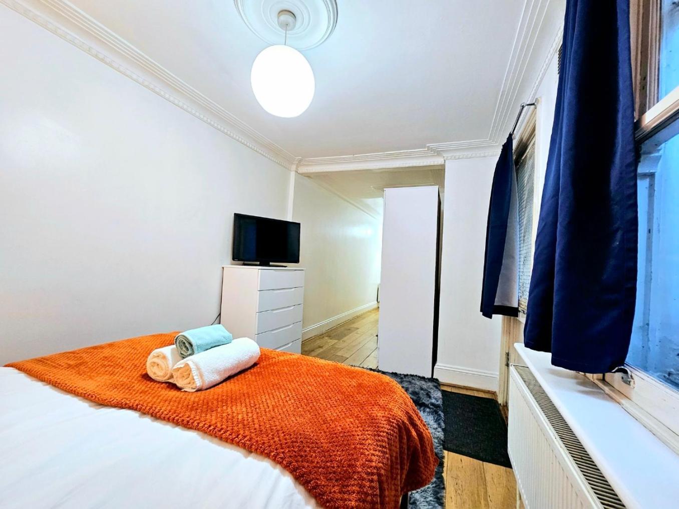 Apartamento Spacious & Cosy 2 Bedroom 2 Sofa-beds With Private Entrance And Back Patio, 3 Min Walk To Earl's Court Station *