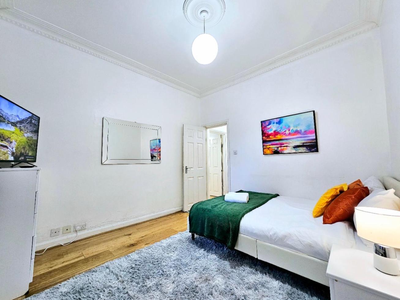 Apartamento Spacious & Cosy 2 Bedroom 2 Sofa-beds With Private Entrance And Back Patio, 3 Min Walk To Earl's Court Station