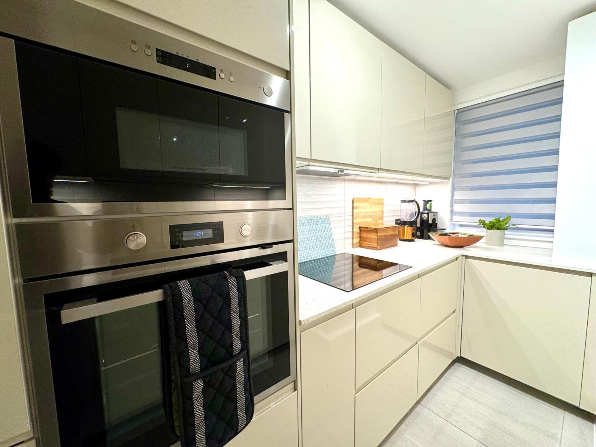 2 Bedroom In South Kensington By Wild Apartamento