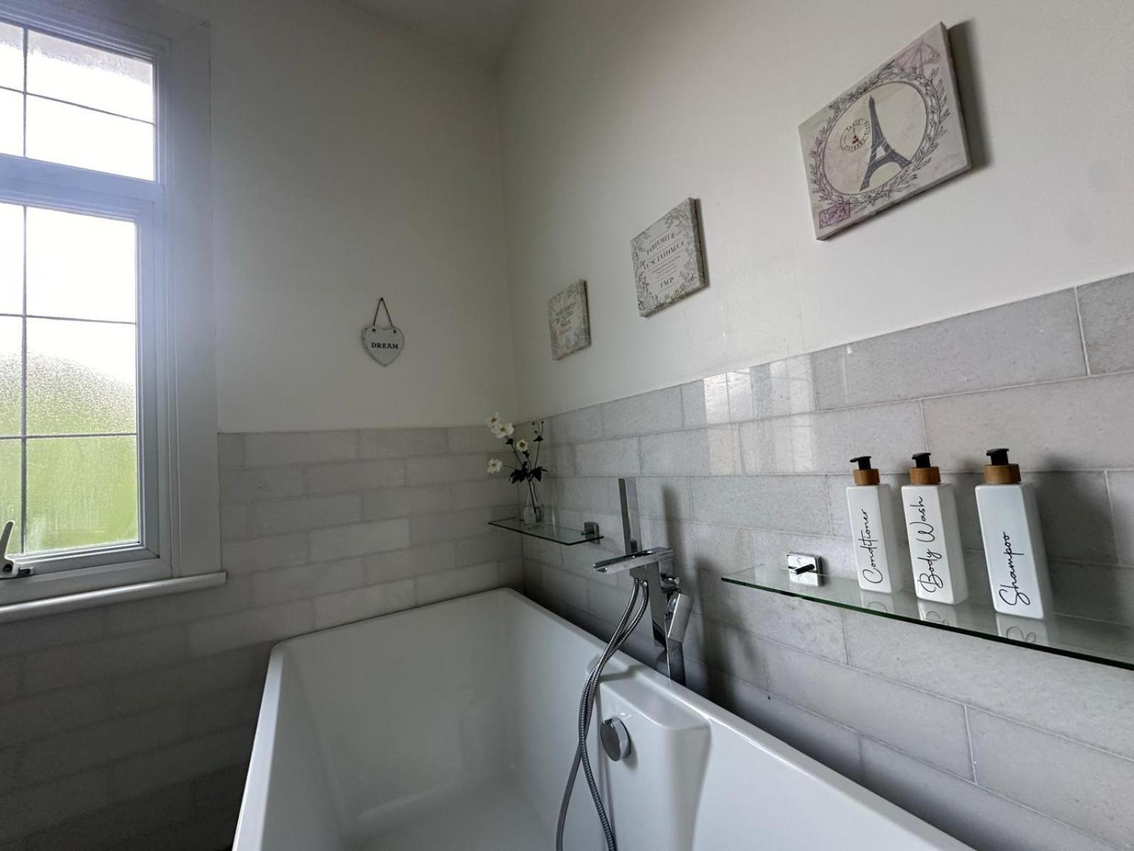 Luxurious Living 4 Bedroom Hébergement de vacances