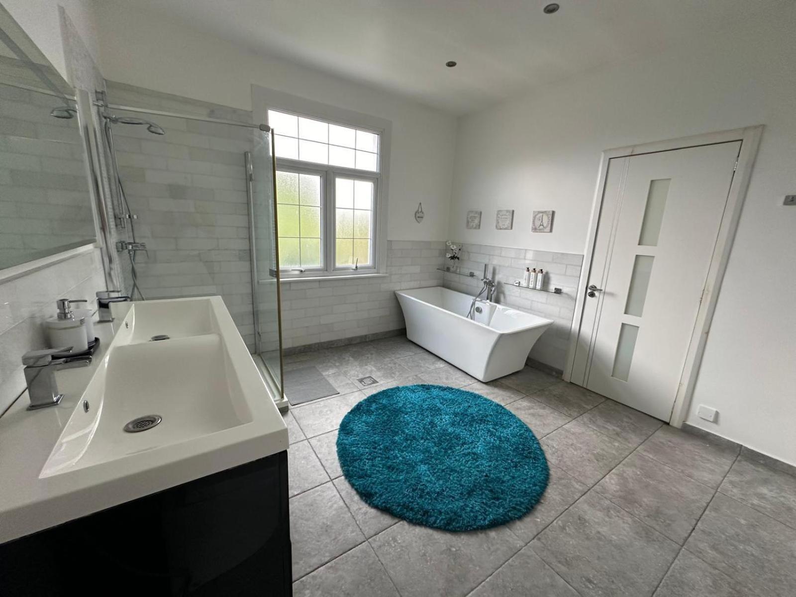 Luxurious Living 4 Bedroom Hébergement de vacances *