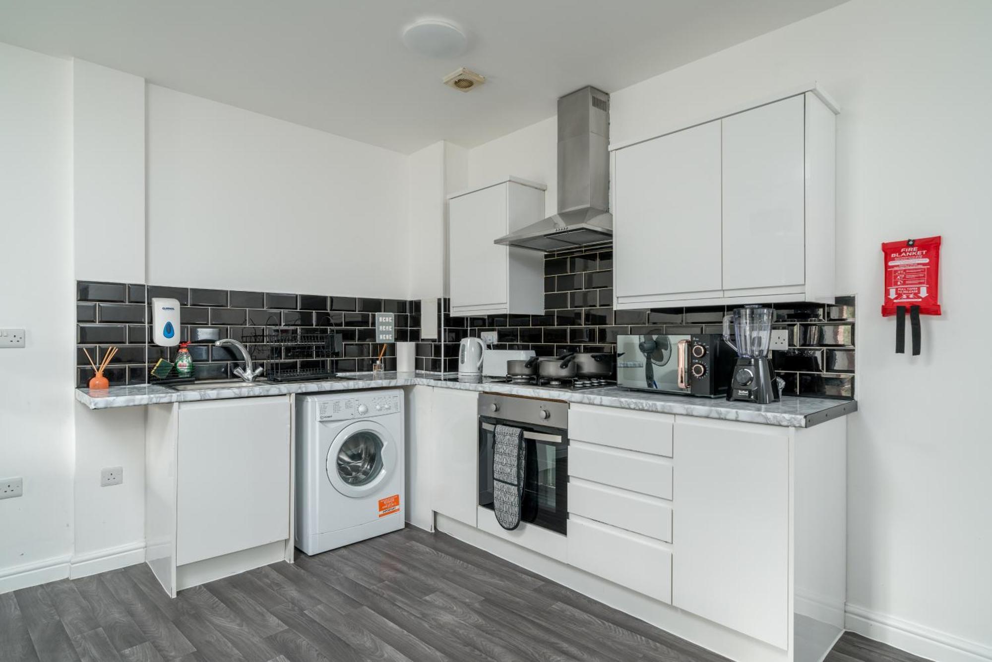 3 Bed By Canning Town Station * Londres
