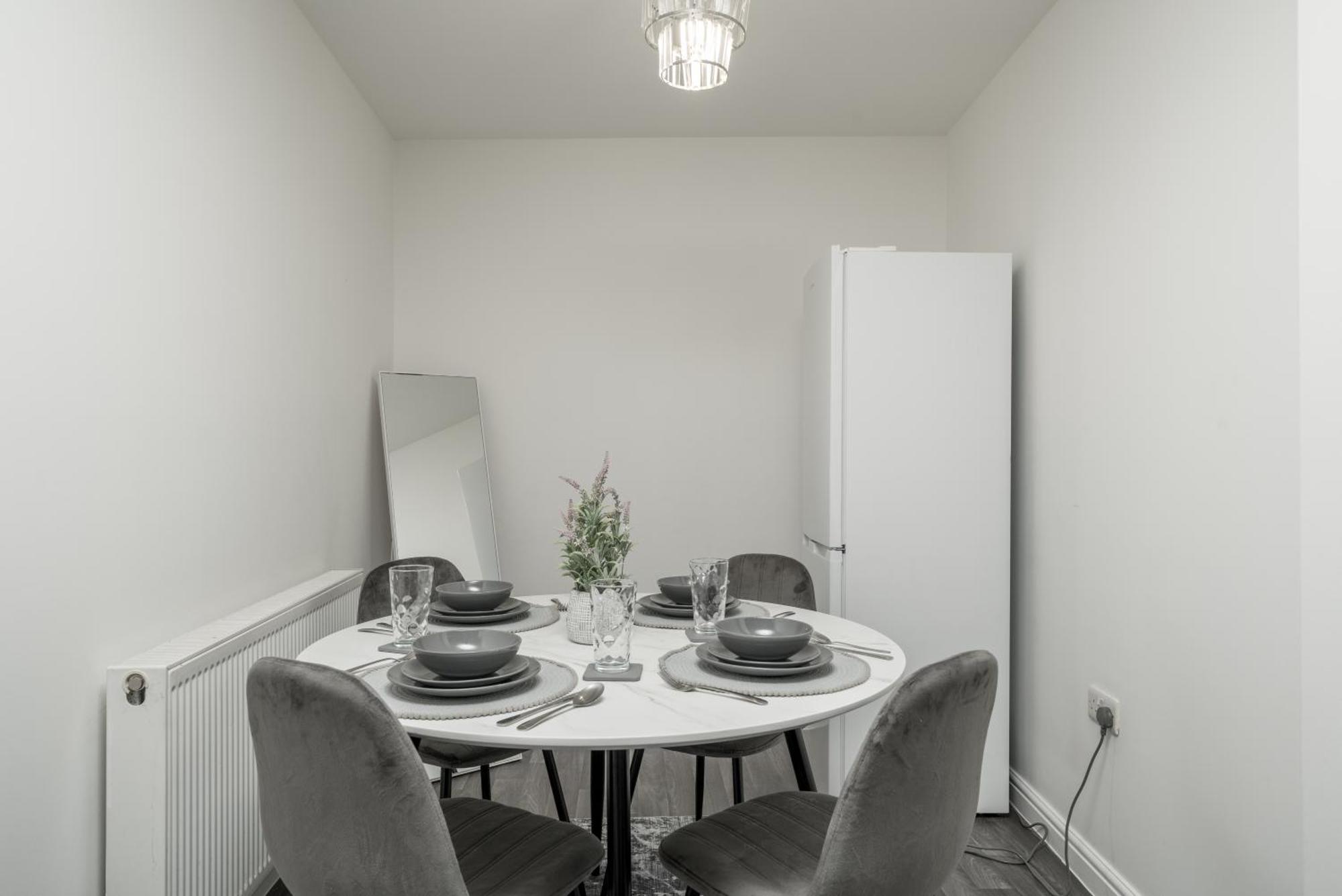 3 Bed By Canning Town Station Londres