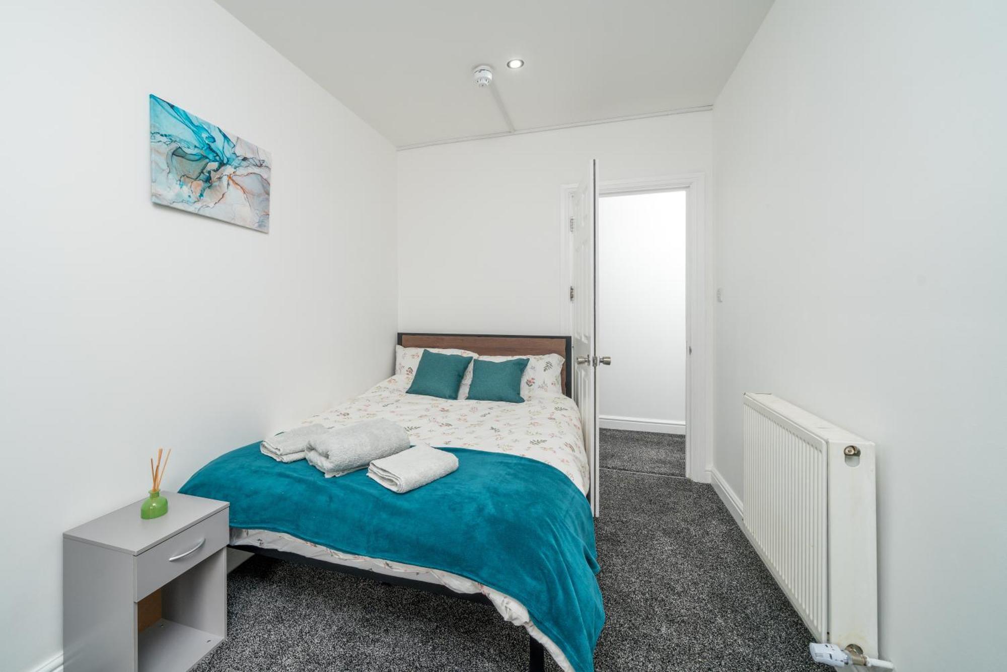 3 Bed By Canning Town Station * Londres