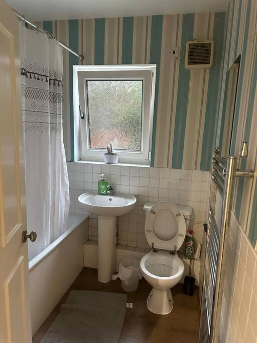 Beautiful Wood Street First Floor Flat B Apartamento *