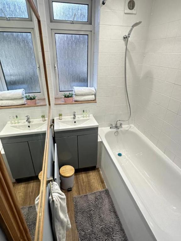 Beautiful Three Bedroom Family Appartement Londres