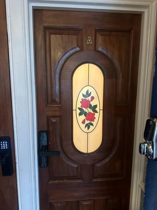 Amazing Wood Street Ground Floor Flat A Appartement