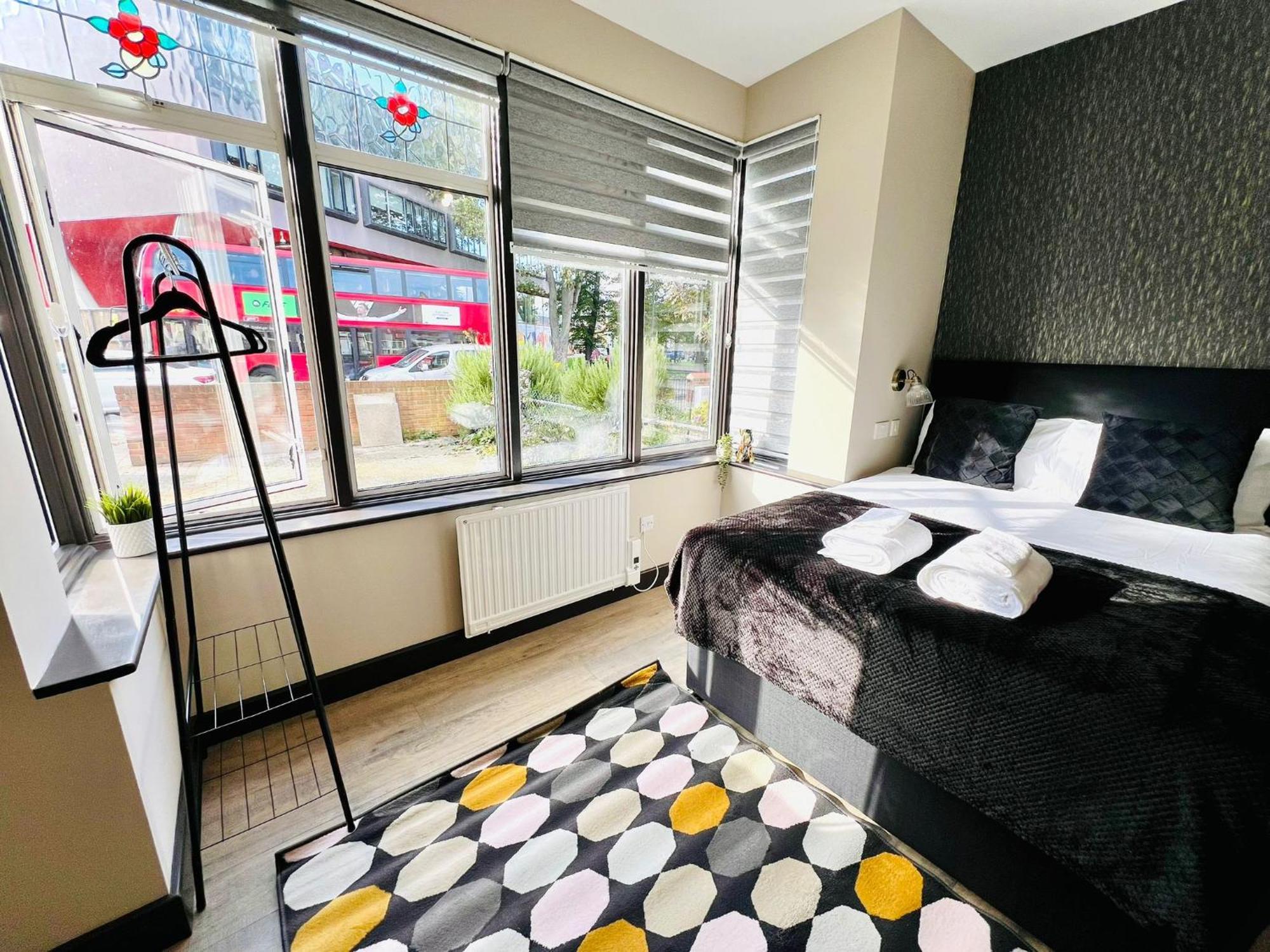 Caledonian Close To Camden & Kings Cross